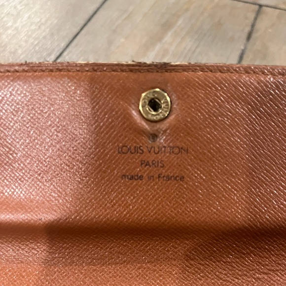 Louis Vuitton Trifold Wallet - Picture 7 of 17